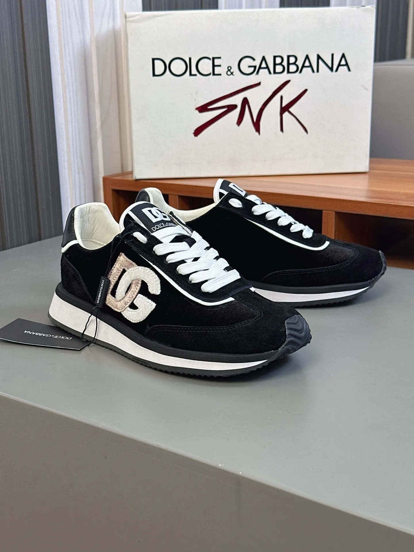 💰700••New arrivals••Dolce&Gabbana••DG✔️High-end men’s sports•casual shoes. Original goods from top counters. Original imported cowhide, multi-material splicing design ➕Imported cowhide lining, cowhide feet ➕Original T men's shoes 💰R elastic outsole.  Size: 39-44 (38, 45 customized)